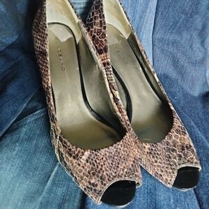 Bandolino Elegant Brown Peep-Toe Pumps